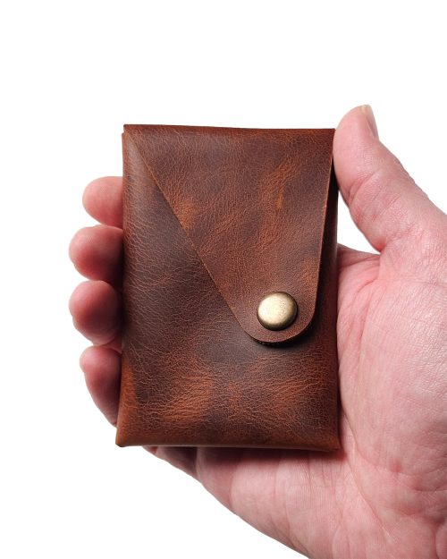 Nusrat Hakiki Deri Kartlık